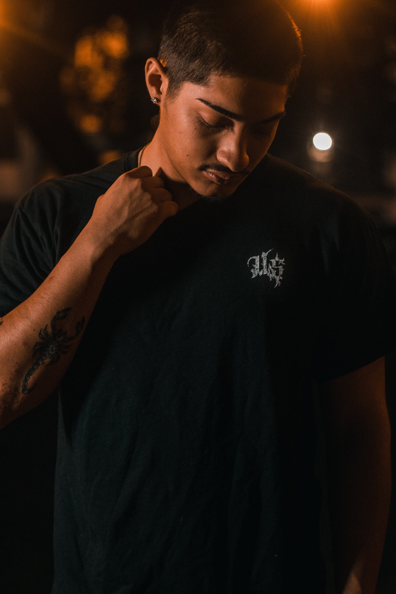 USM126 - ESSENTIAL GRAPHICS TEE