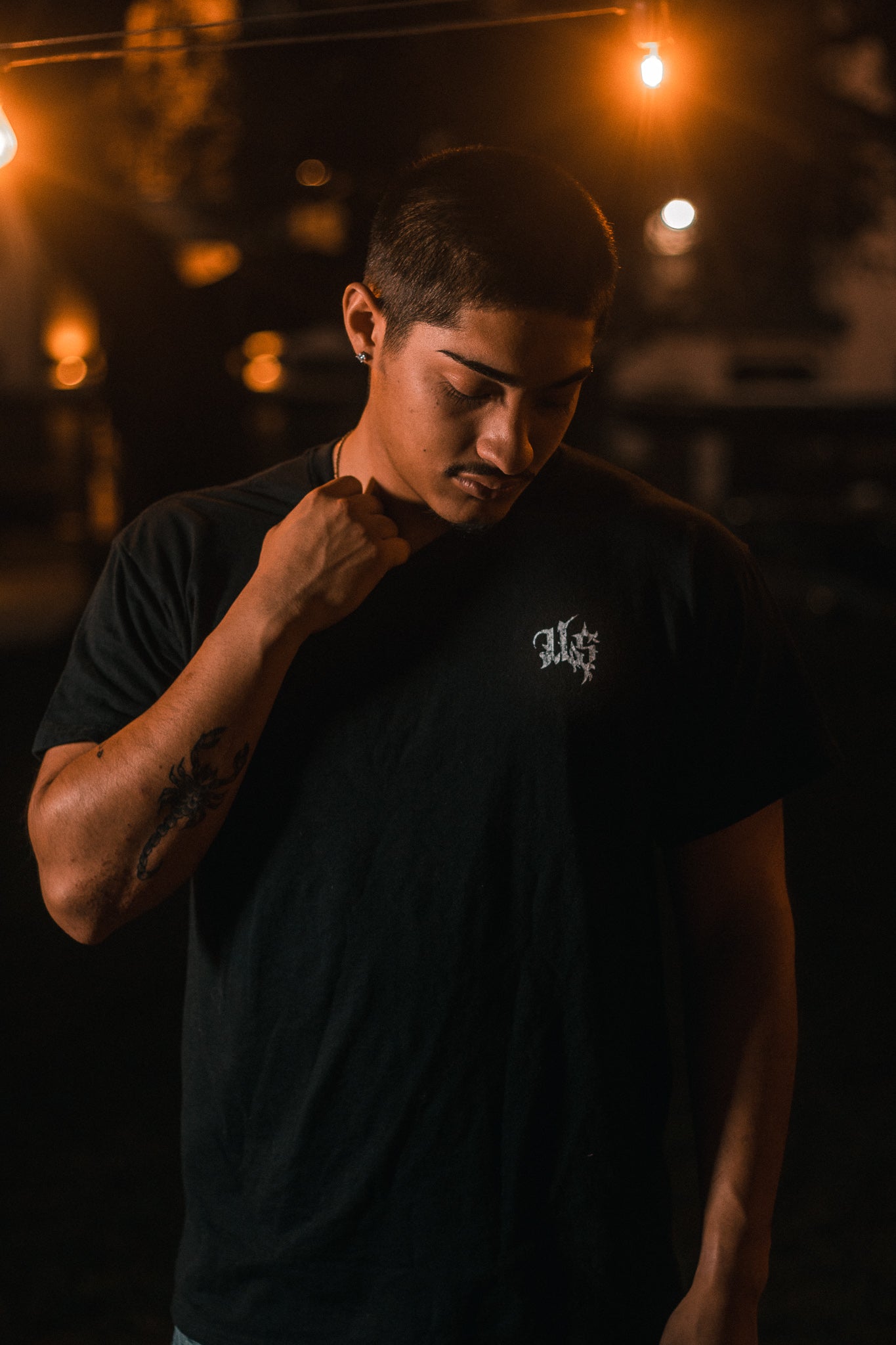 USM126 - ESSENTIAL GRAPHICS TEE
