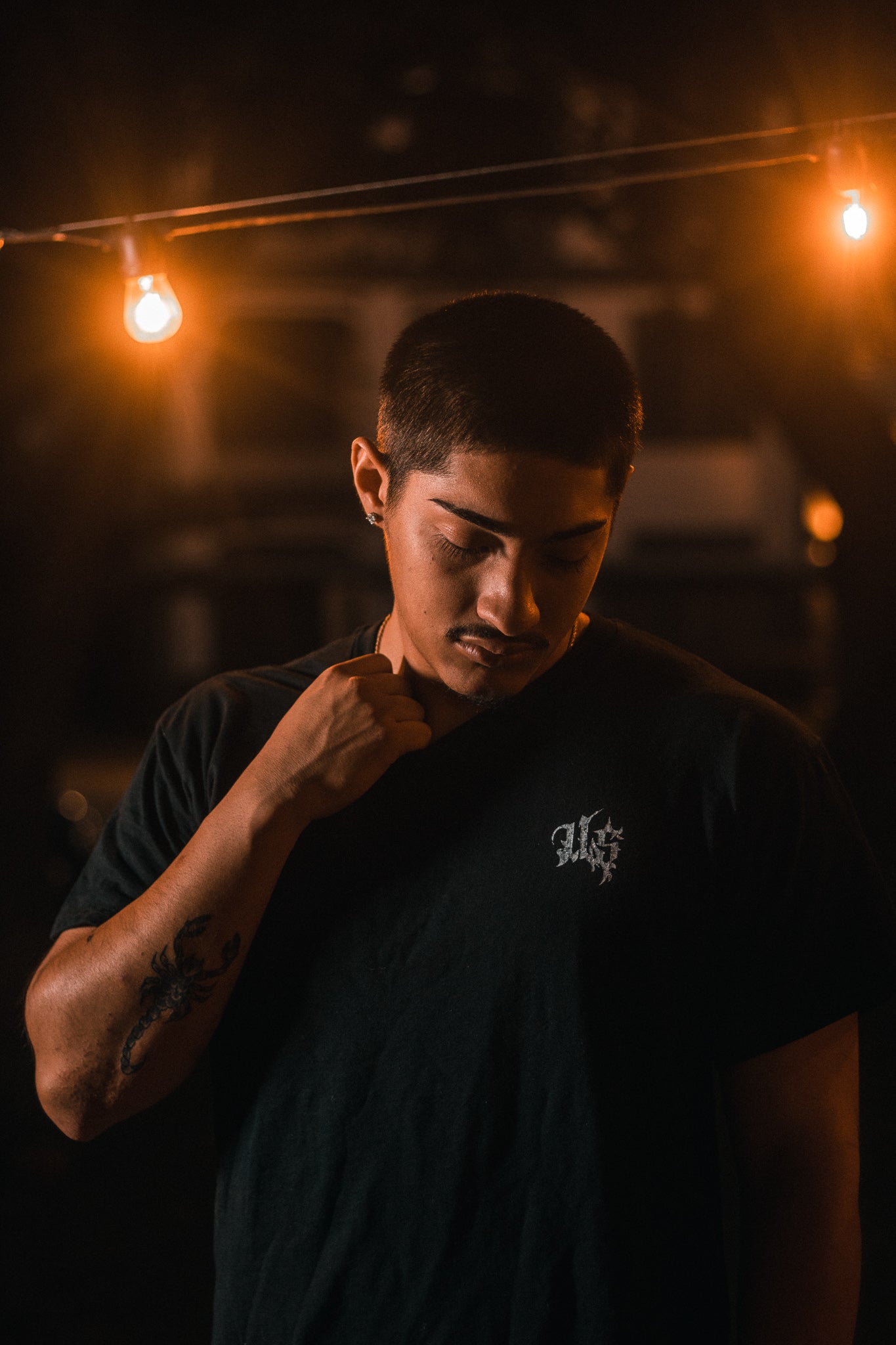 USM126 - ESSENTIAL GRAPHICS TEE