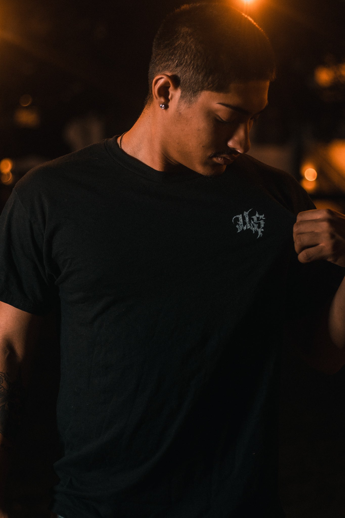 USM126 - ESSENTIAL GRAPHICS TEE