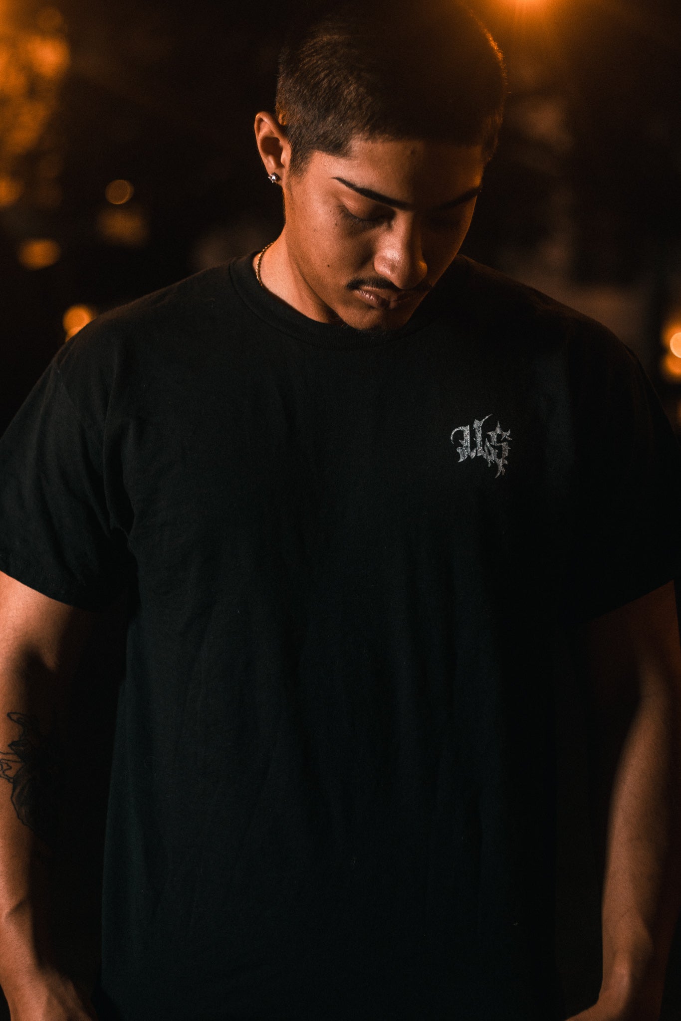 USM126 - ESSENTIAL GRAPHICS TEE
