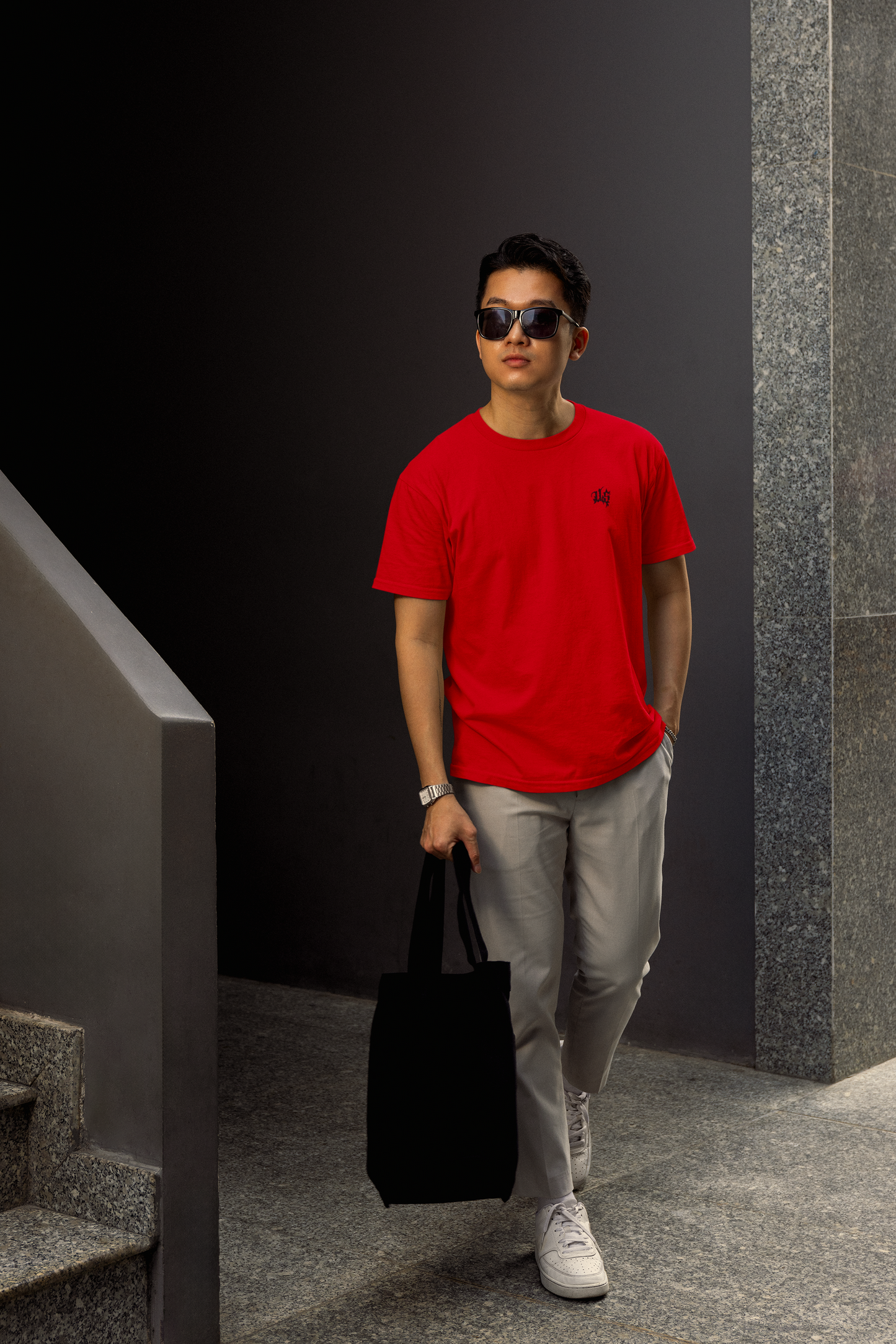 USM126 - ESSENTIAL GRAPHICS TEE