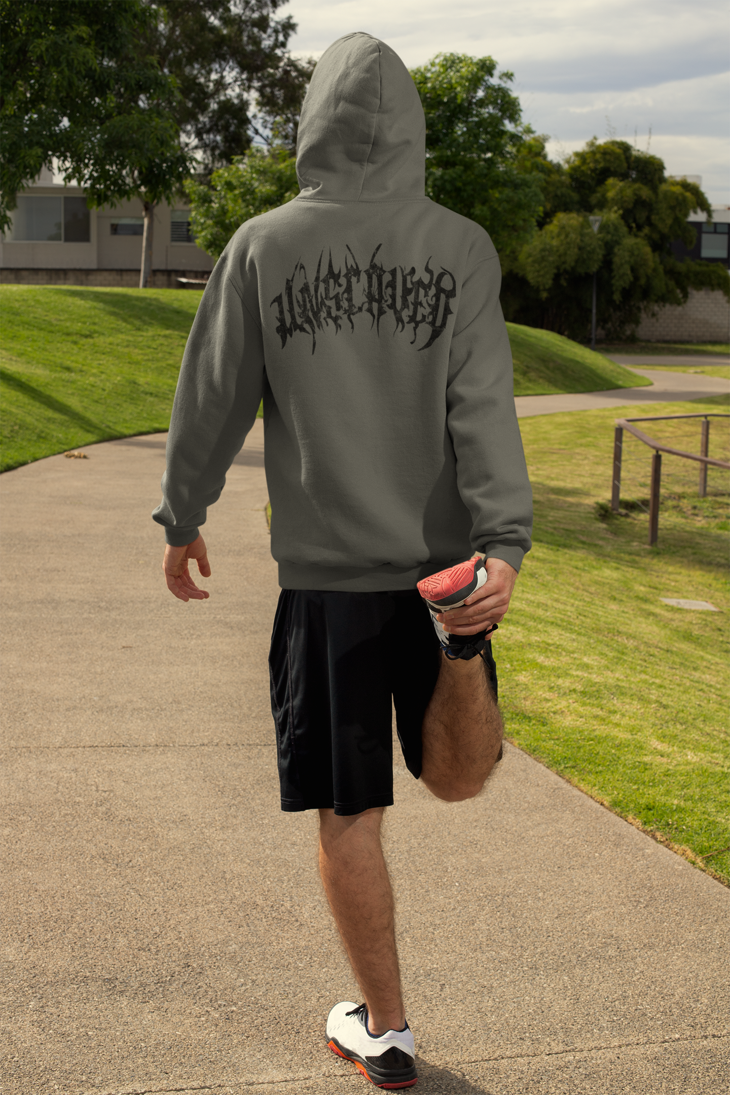 USM125 - ESSENTIAL GRAPHICS HOODIE