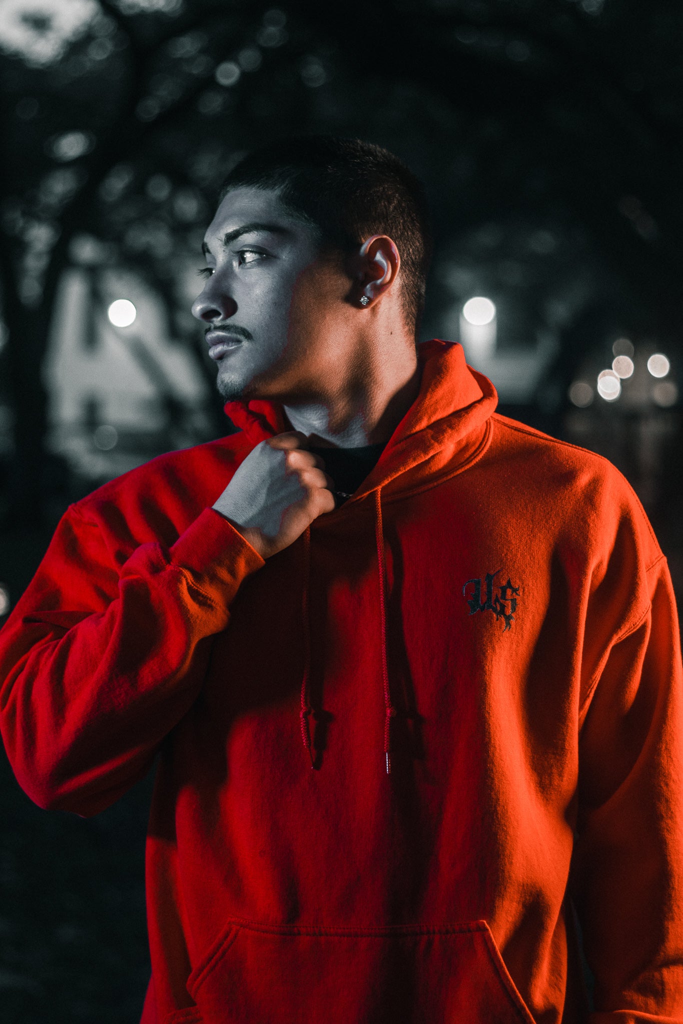 USM125 - ESSENTIAL GRAPHICS HOODIE