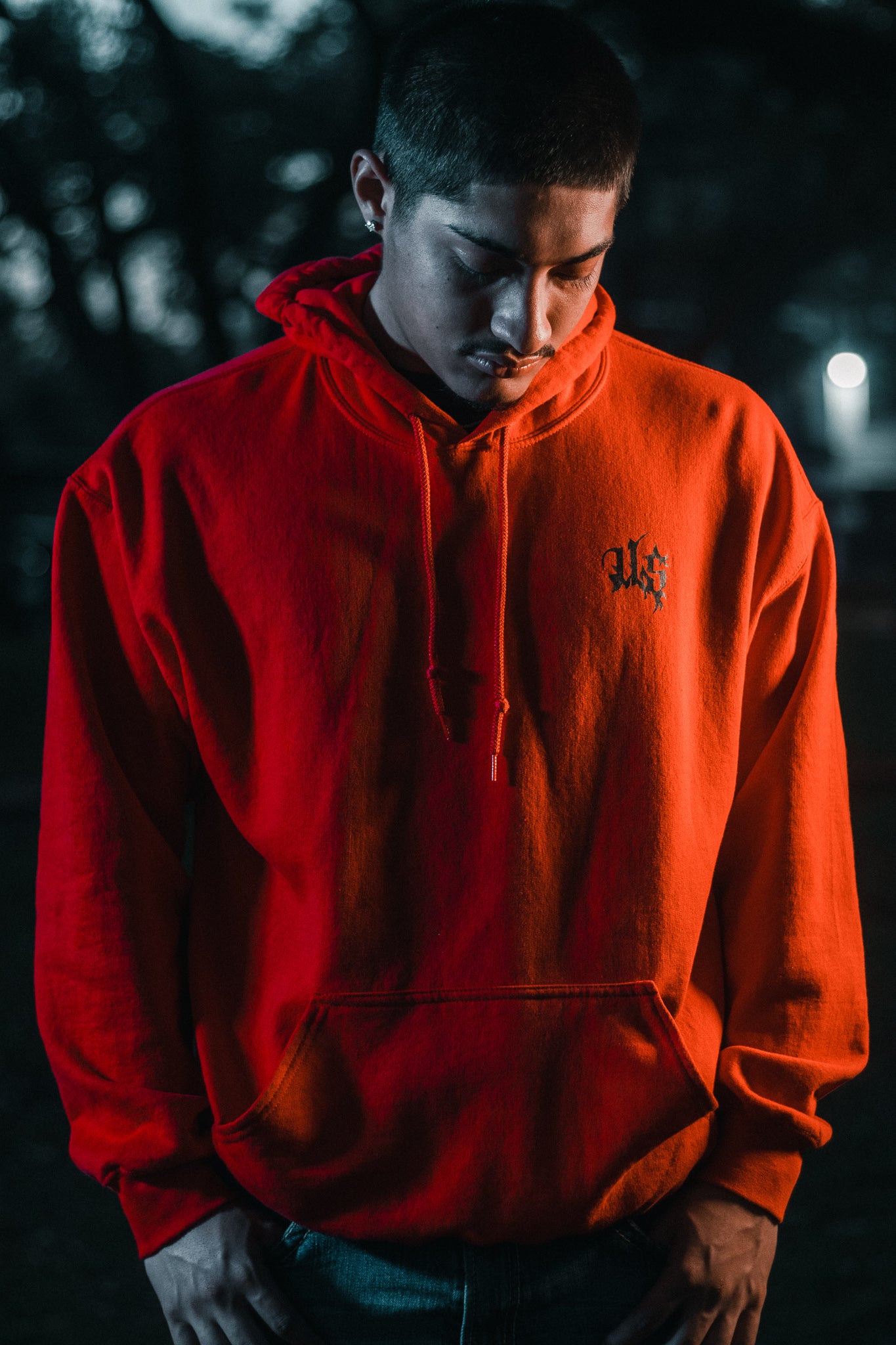 USM125 - ESSENTIAL GRAPHICS HOODIE