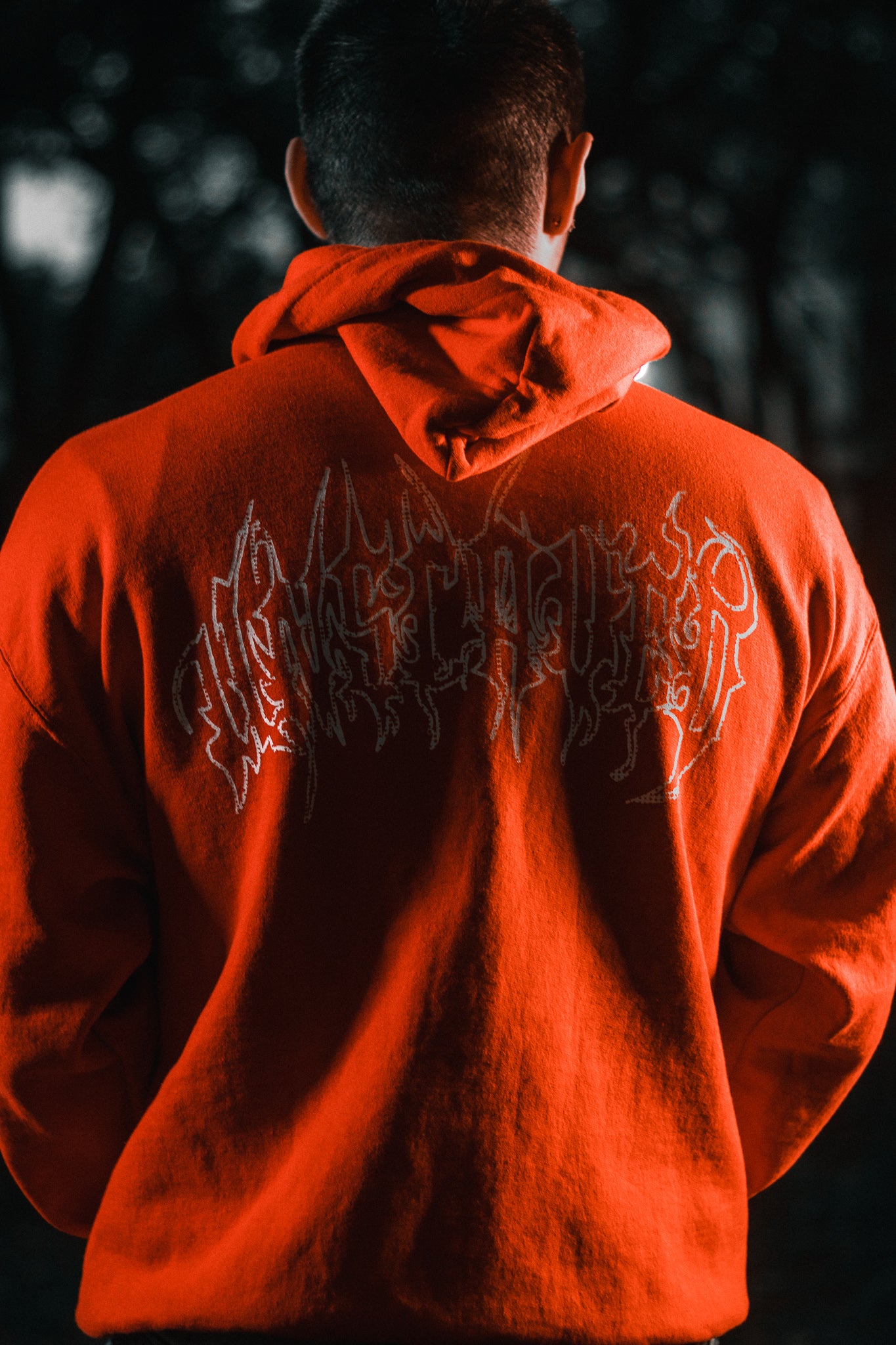 USM125 - ESSENTIAL GRAPHICS HOODIE