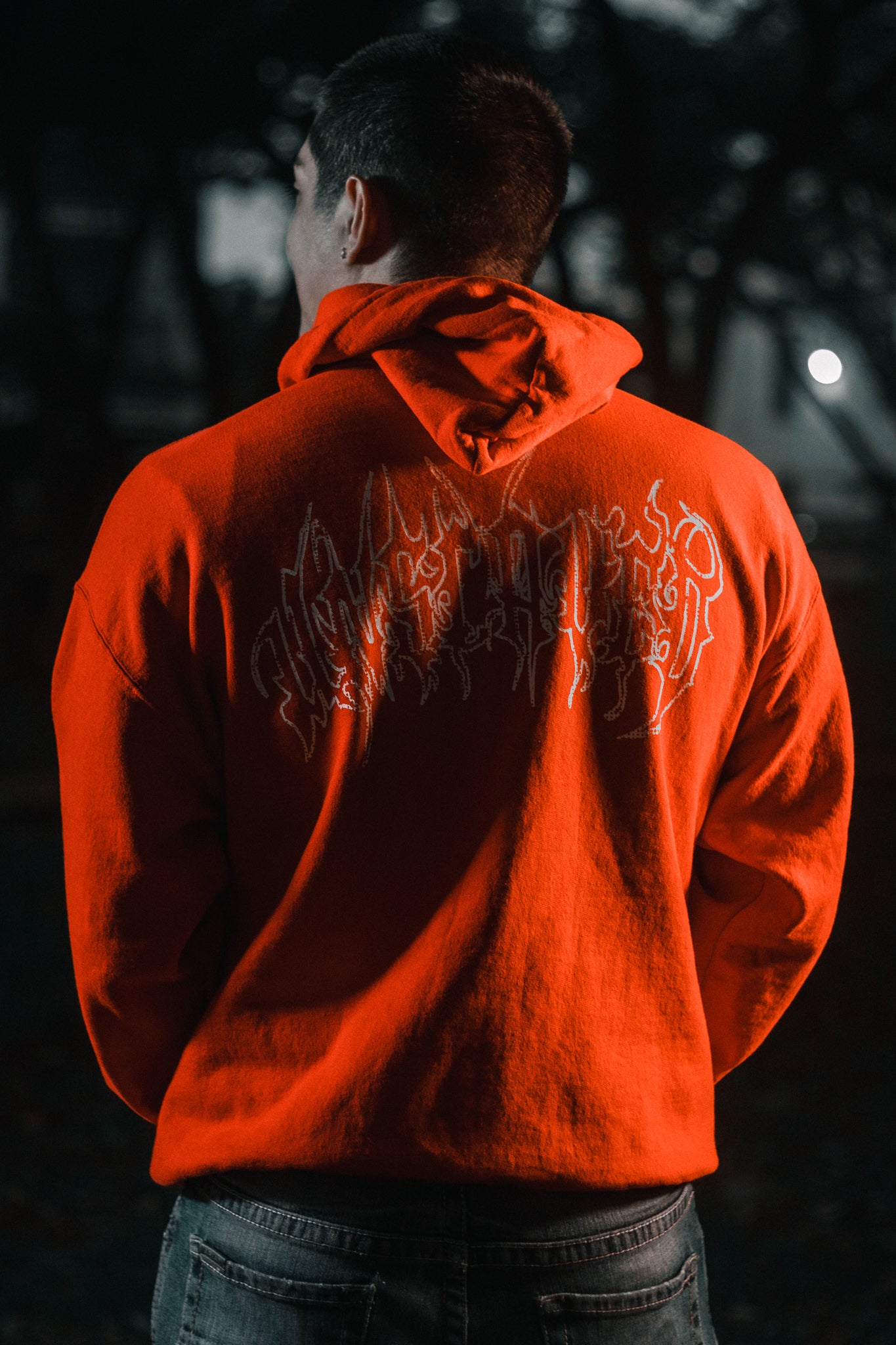 USM125 - ESSENTIAL GRAPHICS HOODIE
