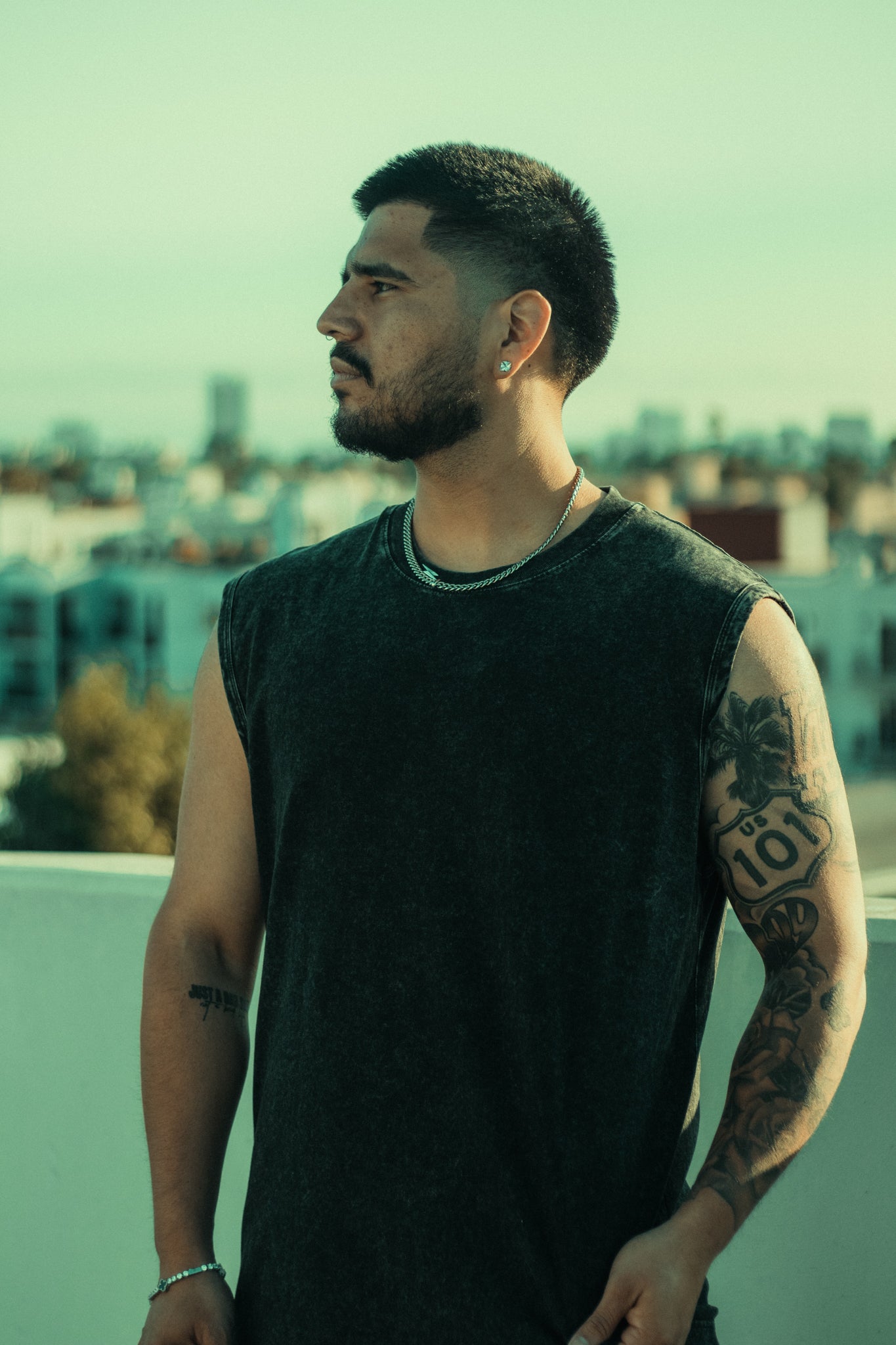 USM128 - EVERYDAY CUT-OFF ESSENTIAL TEE