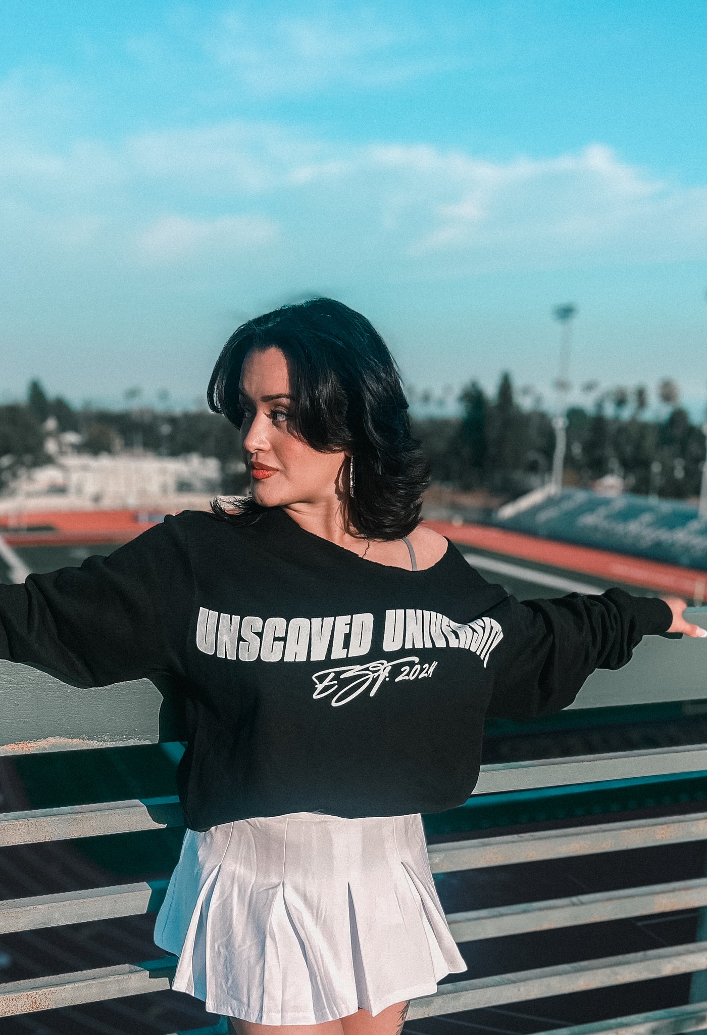 USW133 - UNIVERSITY REBEL SWEATER