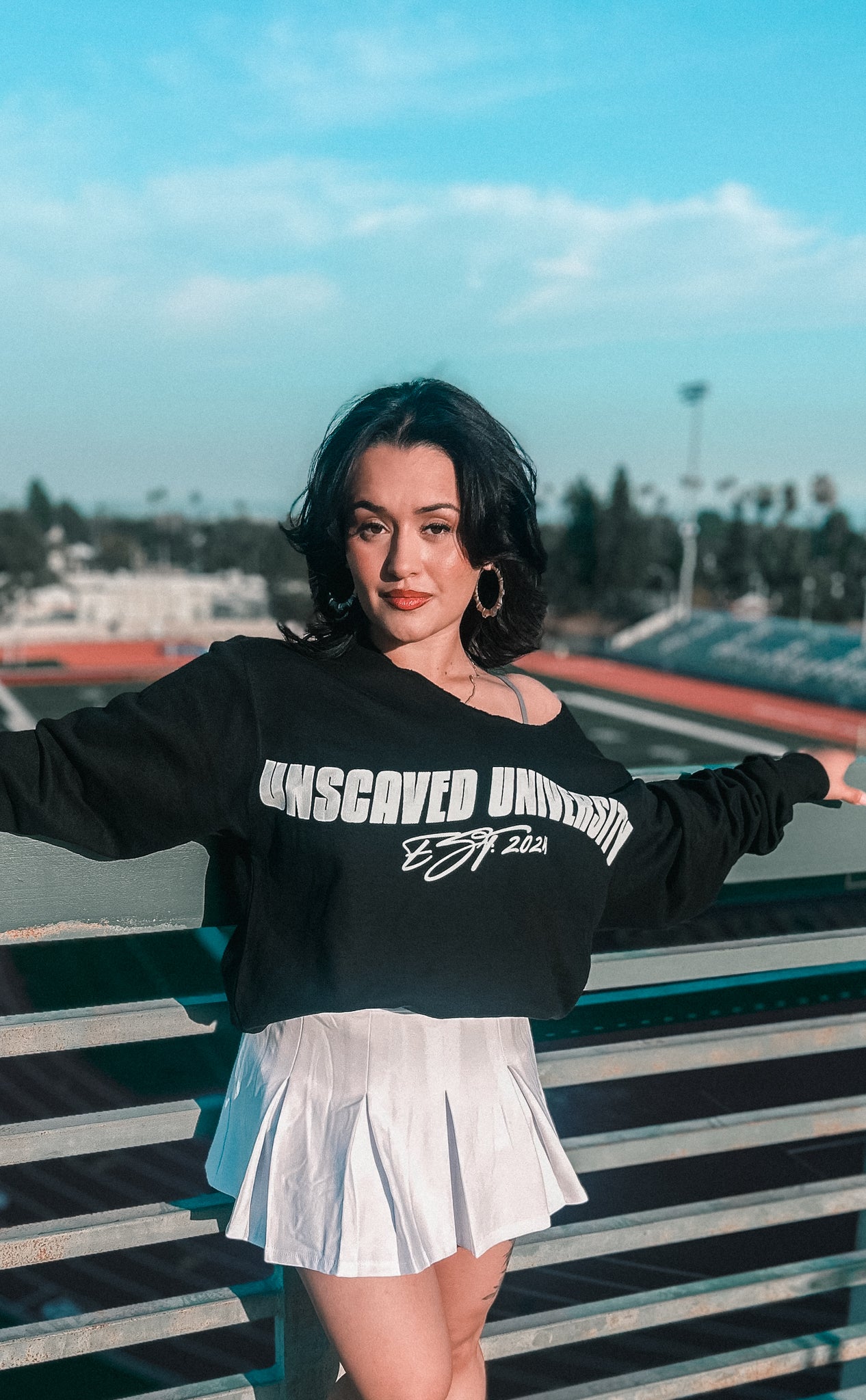 USW133 - UNIVERSITY REBEL SWEATER