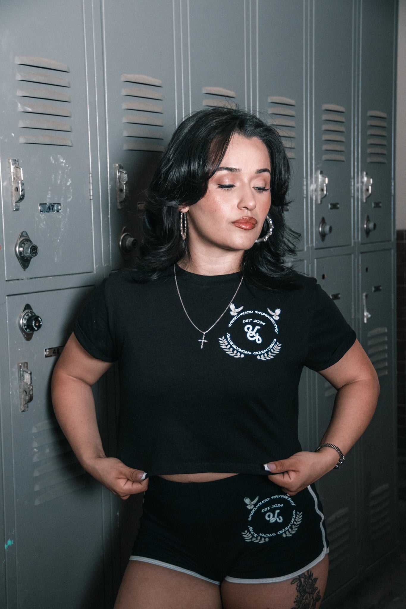 USW137 - UNIVERSITY CROPPED TEE